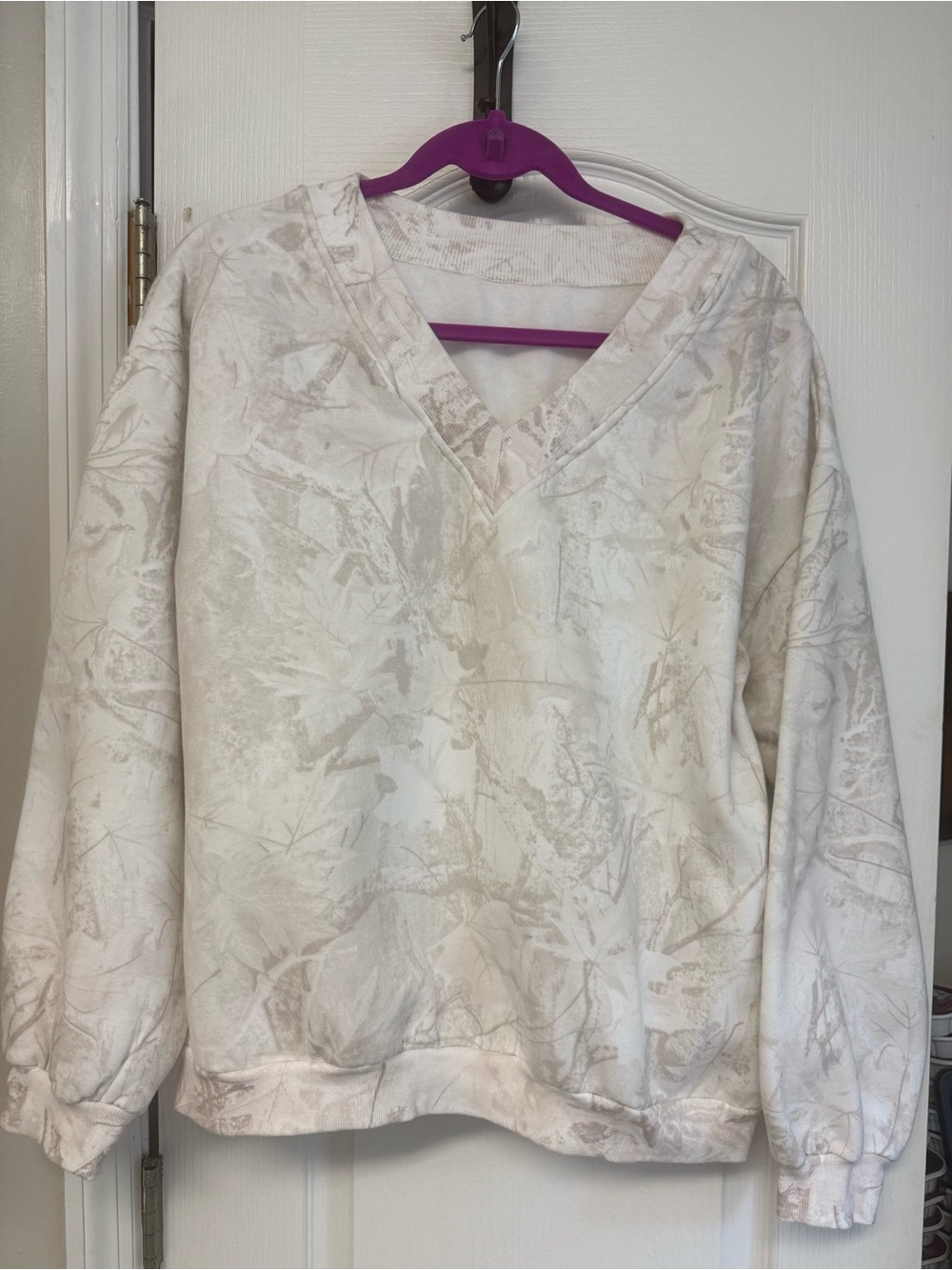 Casual V-Neck Cream Printed Women's Sweater